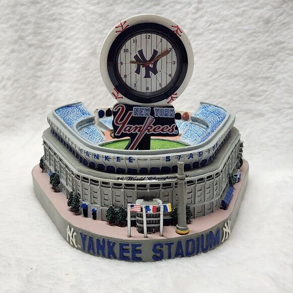 Forever Collectibles Yankee Stadium Legends Of The Diamond Clock With Box - Picture 1 of 15